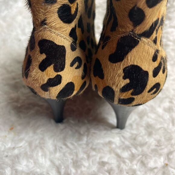 Gianni Bini Leather Calf Hair Leopard Print Pull On Stiletto Ankle Boots SZ8M - Picture 3 of 11
